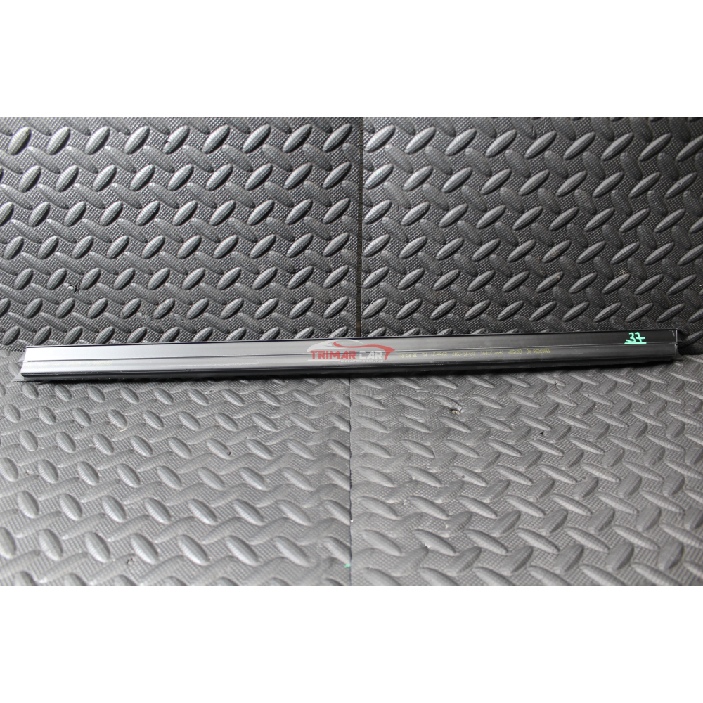 68103096AC RASCHIAVETRO INTERNO POSTERIORE DESTRO JEEP CHEROKEE 5 (KL)(2013 >)