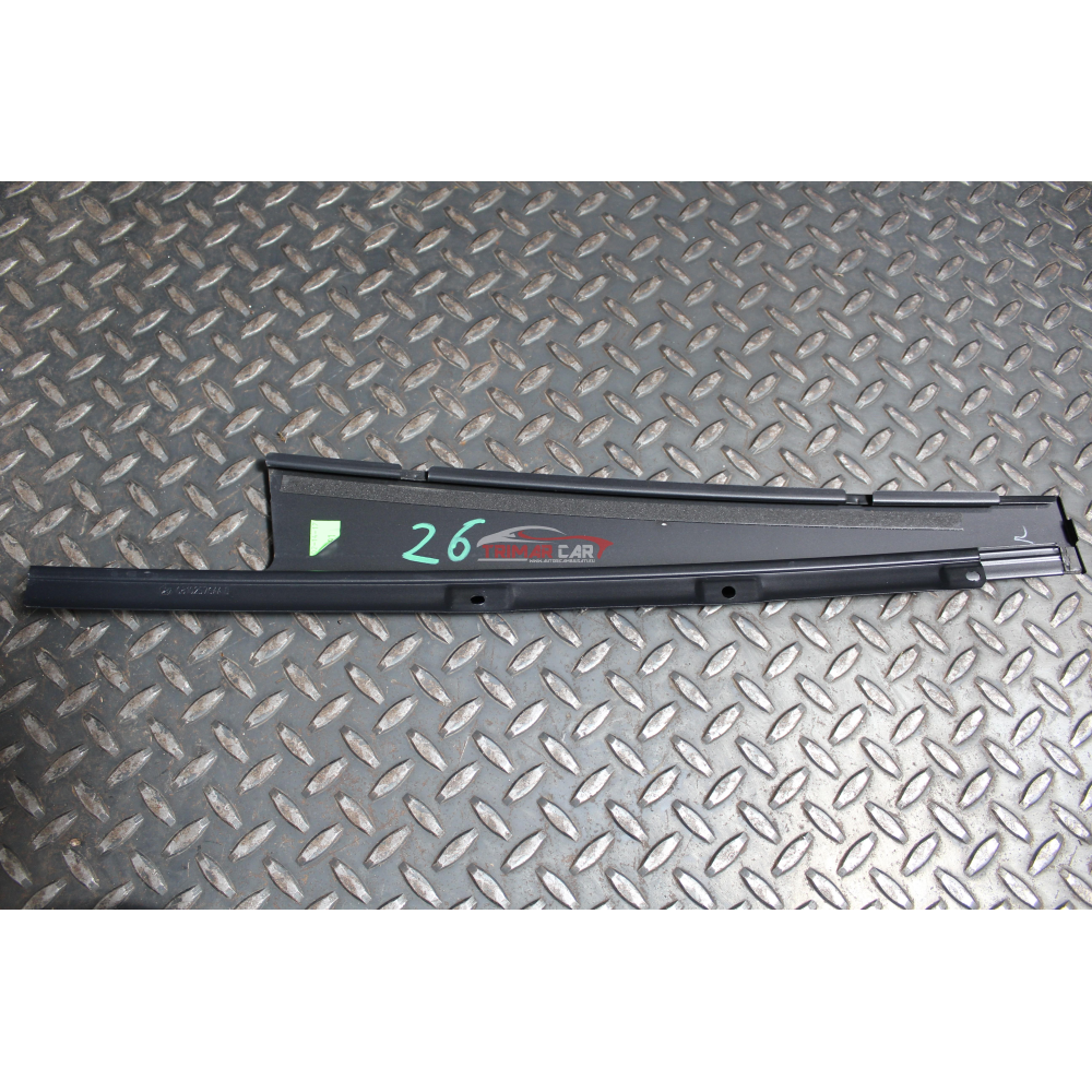 68102576AA LATERALE MODANATURA SPORTELLO POSTERIORE DESTRO JEEP CHEROKEE 5 (KL)(2013 >)