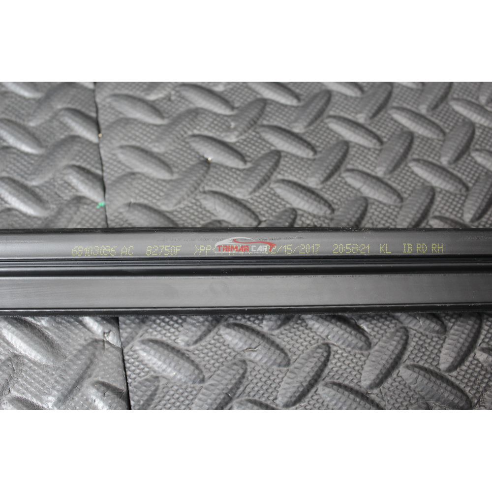 68103096AC RASCHIAVETRO INTERNO POSTERIORE DESTRO JEEP CHEROKEE 5 (KL)(2013 >)