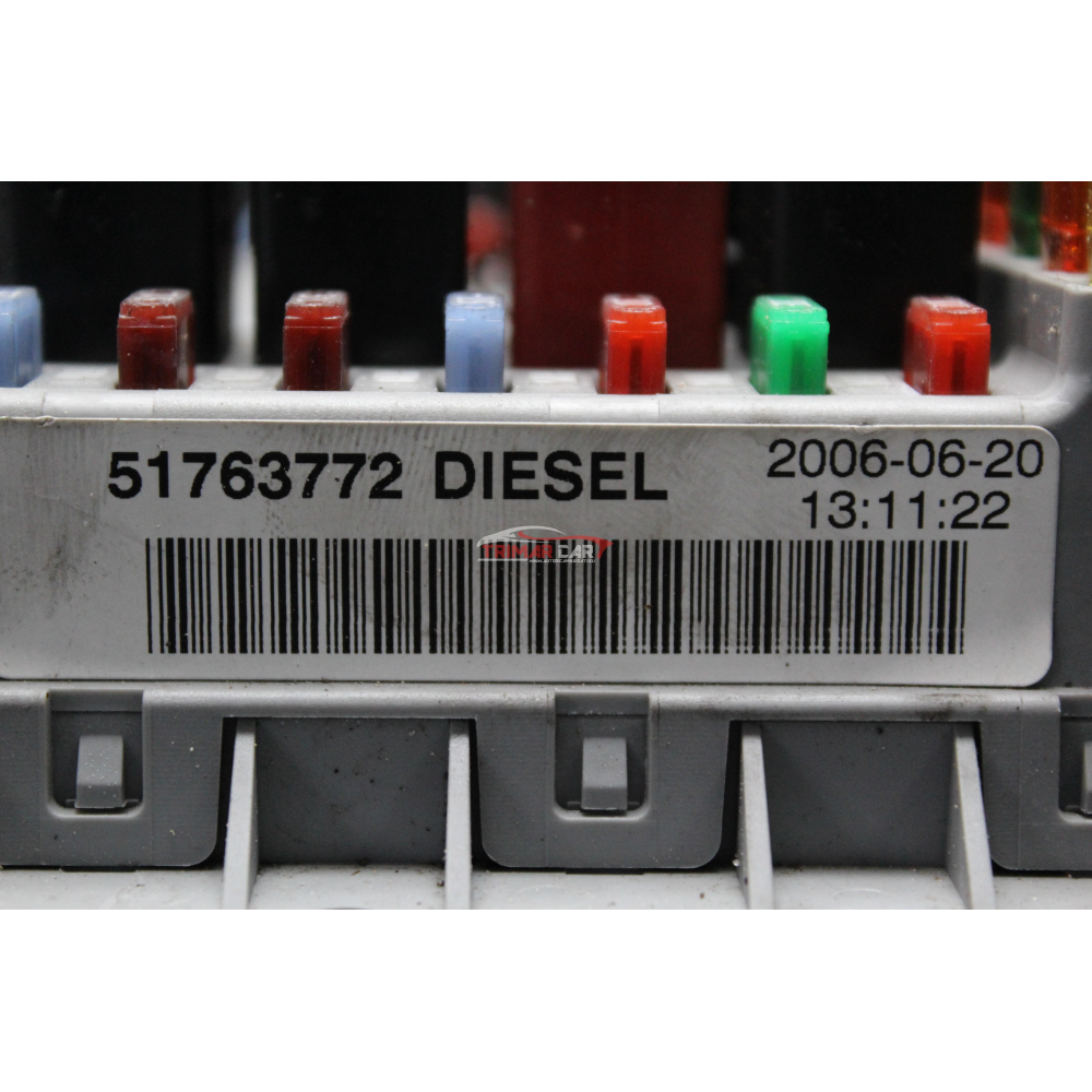51763772 CENTRALINA SCATOLA PORTAFUSIBILI FIAT DOBLO Cargo 1 (223)(05-10)  1.3 JTD 75 CV 199A2000
