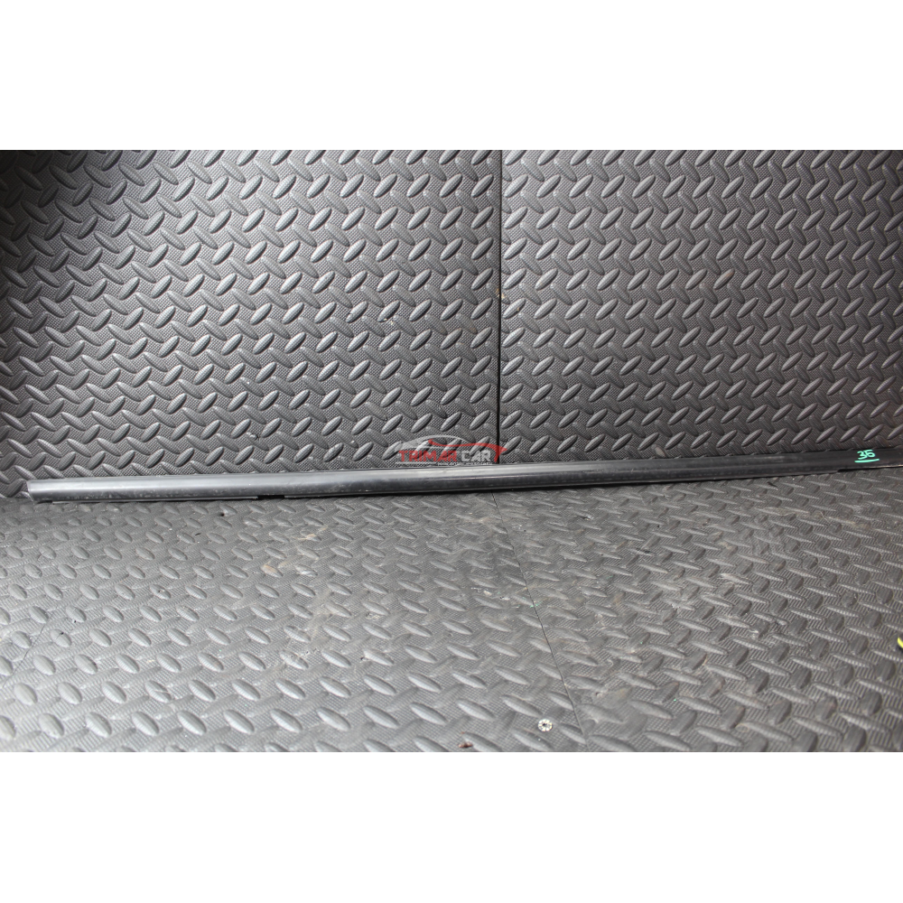 YQ00168080 RASCHIAVETRO ESTERNO ANTERIORE DESTRO CITROEN C3 AIRCROSS II 2 (2023)