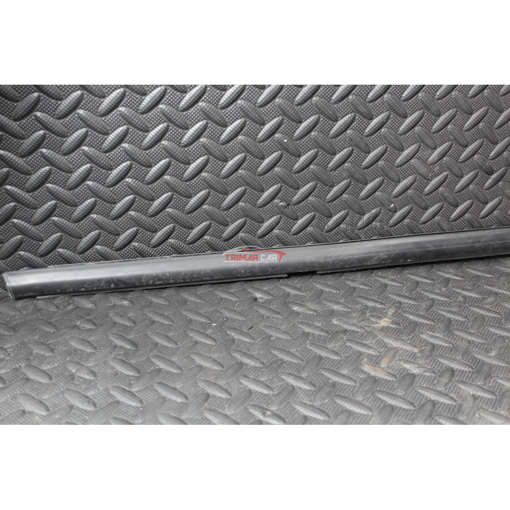 YQ00168080 RASCHIAVETRO ESTERNO ANTERIORE DESTRO CITROEN C3 AIRCROSS II 2 (2023)