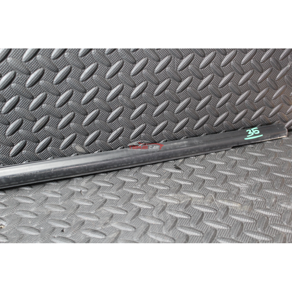 YQ00168080 RASCHIAVETRO ESTERNO ANTERIORE DESTRO CITROEN C3 AIRCROSS II 2 (2023)