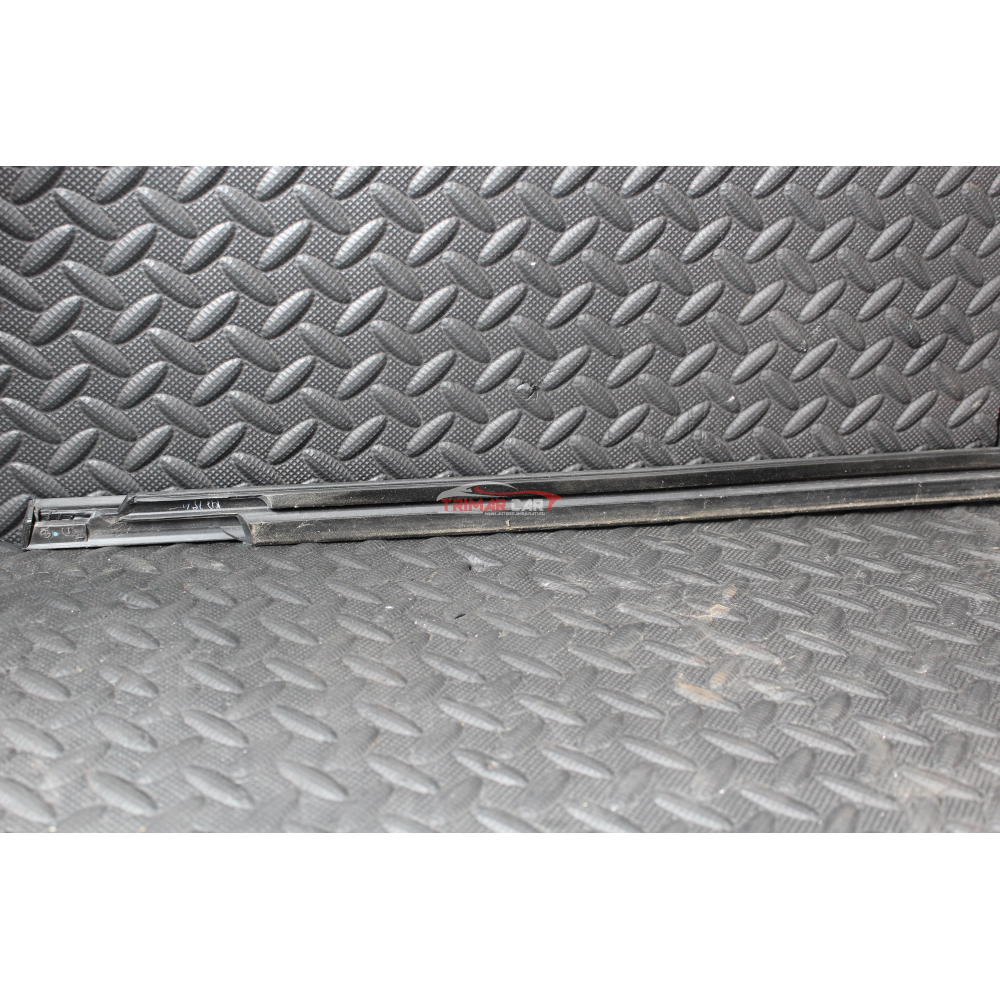 YQ00168080 RASCHIAVETRO ESTERNO ANTERIORE DESTRO CITROEN C3 AIRCROSS II 2 (2023)