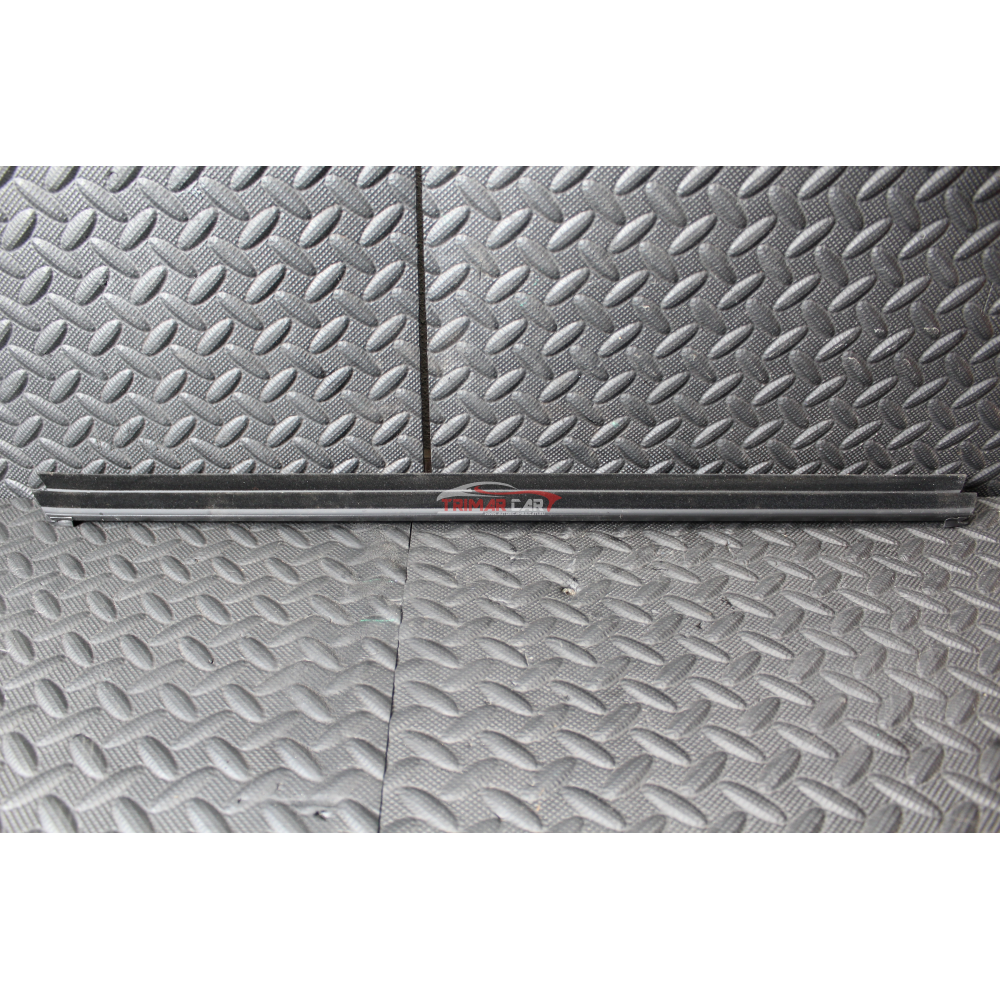 YQ00028780 RASCHIAVETRO INTERNO POSTERIORE DESTRO CITROEN C3 AIRCROSS II 2 (2017 >)