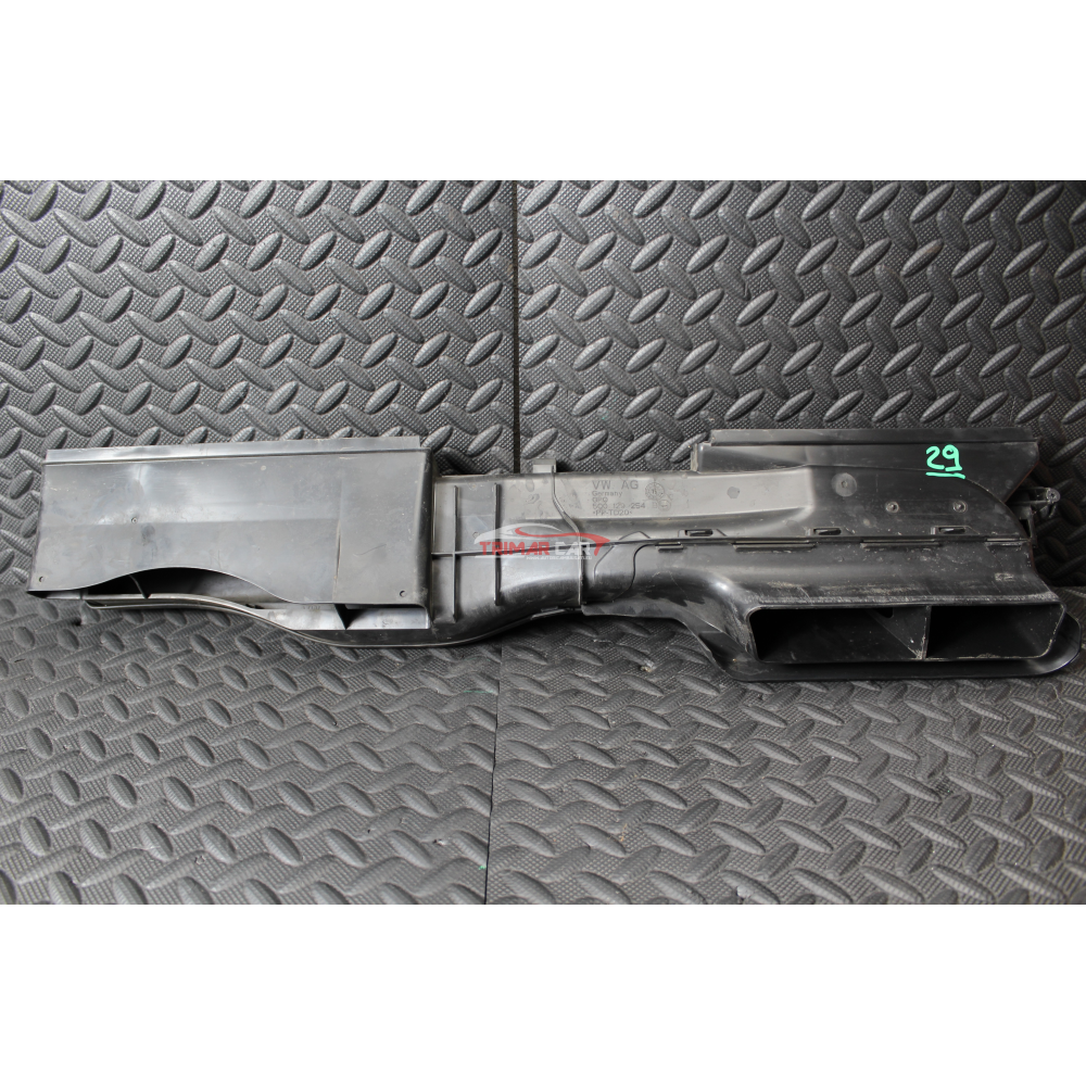 5Q0129254B CONVOGLIATORE ARIA RADIATORE CENTRALE SEAT LEON (5F1)(2012 >) 1.6TDI 81KW 110CV CXXB