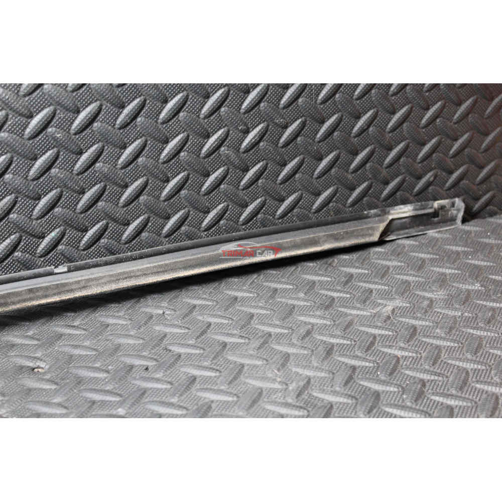 RASCHIAVETRO ESTERNO POSTERIORE DESTRO FIAT 500X (334)(2014 >)