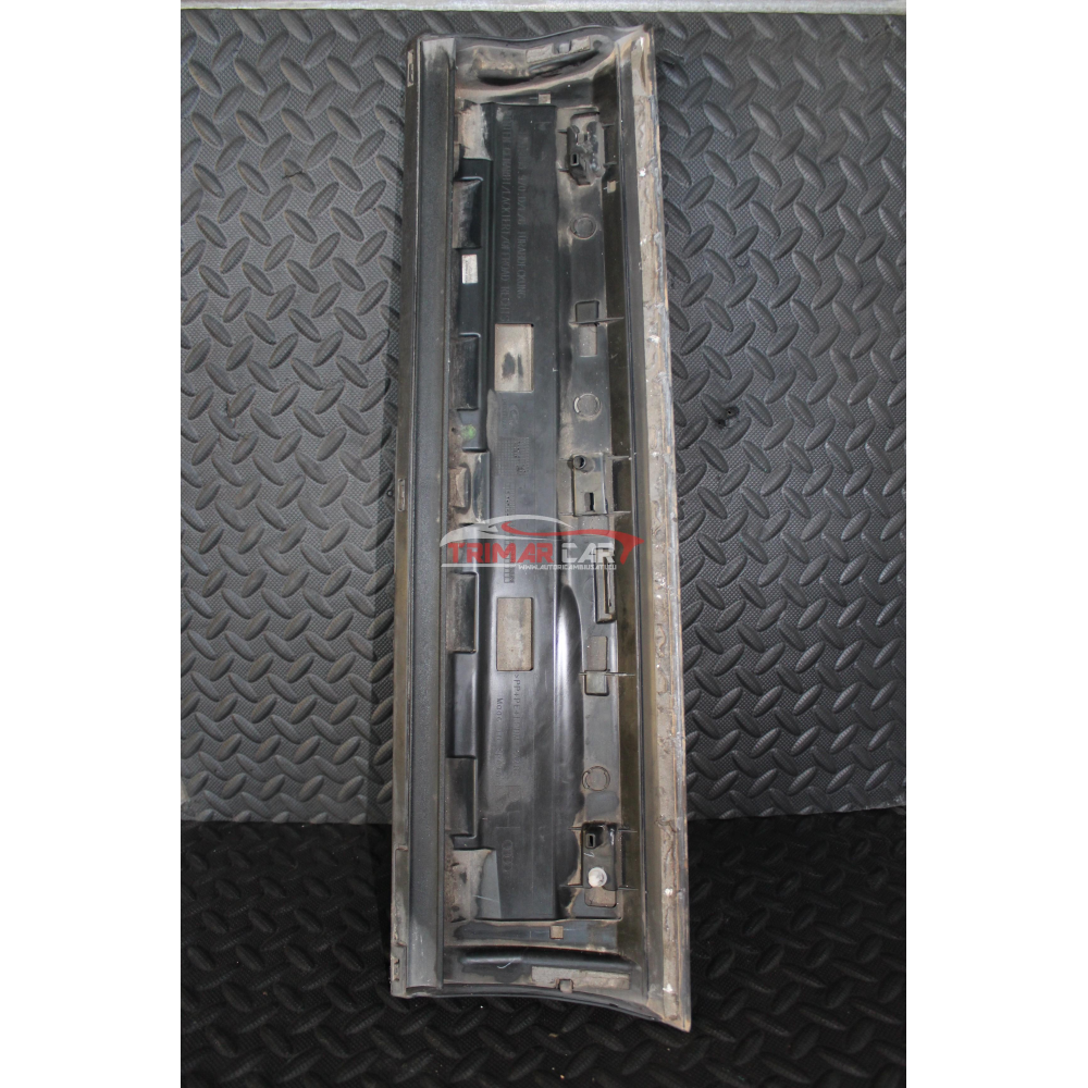 8U0853970D MODANATURA SPORTELLO POSTERIORE DESTRO AUDI Q3 (8UB,8UG)(2011 >) 2.0TDI 140CV 103KW CFF