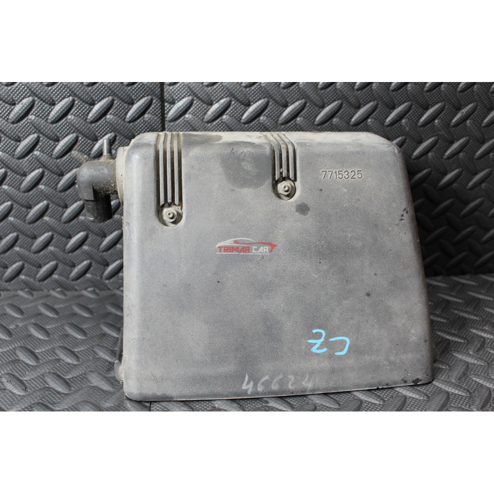 7715325 AIRBOX PORTAFILTRO ARIA SUPERIORE FIAT PUNTO 1 (176)(1993-1999) 1.1 1.2