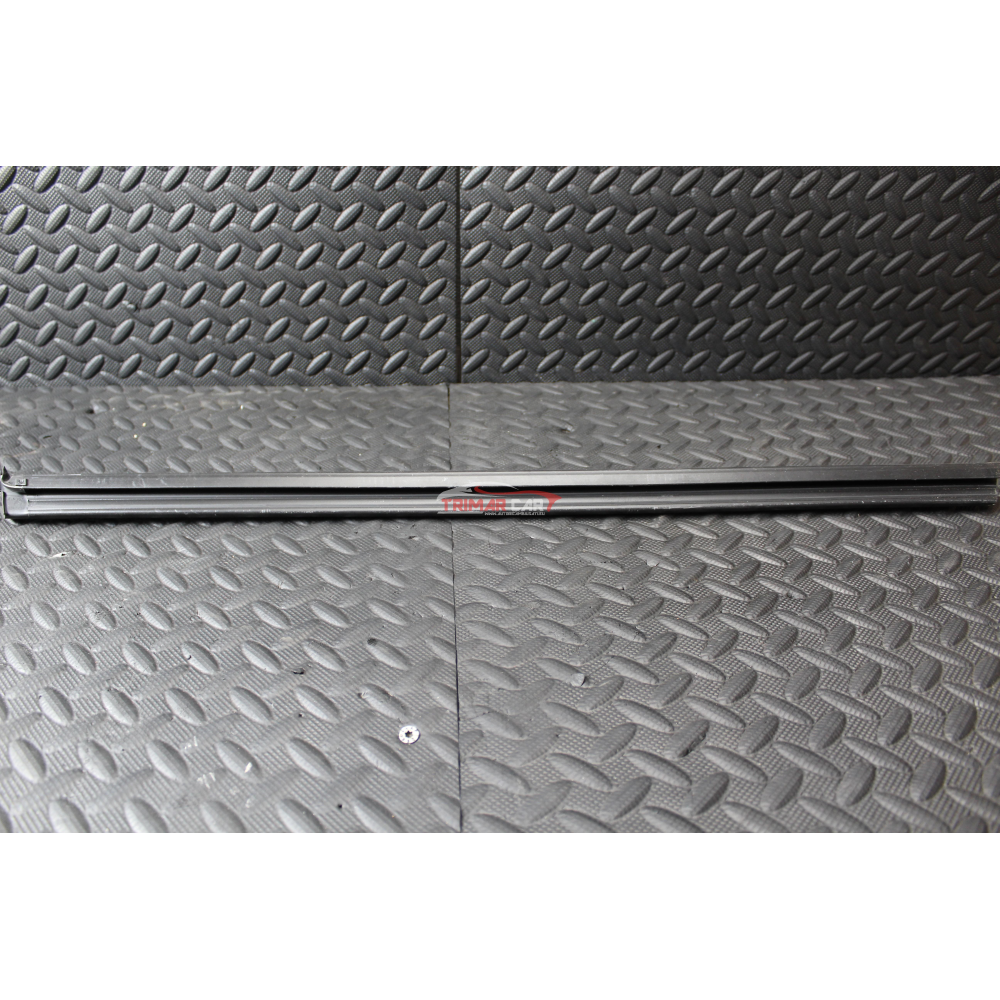 13452123 YQ00026880 RASCHIAVETRO INTERNO ANTERIORE SINISTRO CITROEN C3 AIRCROSS II 2 (2023) 1.2 110CV 81KW EB2ADT/EU63 HNP