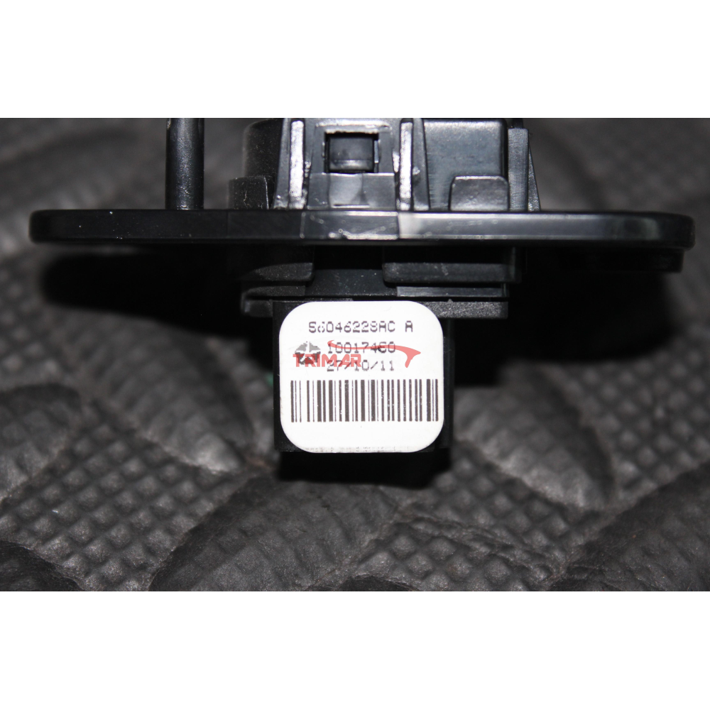 K56046228AC TASTO APERTURA BAULE POSTERIORE LANCIA THEMA 2 (LX)(2011 >) 3.0D 239CV 176KW VM24D / EXF