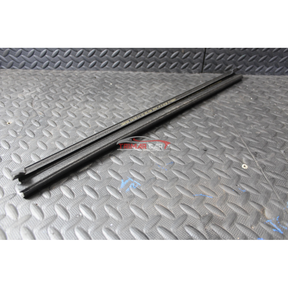 9673107880 RASCHIAVETRO INTERNO ANTERIORE DESTRO PEUGEOT 2008 (CU)(2014) 2013>