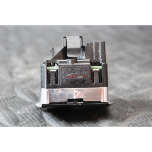 A2049058102 INTERRUTTORE ALZAVETRO ANTERIORE DESTRO MERCEDES CLASSE GLA (X156)(2013 >)