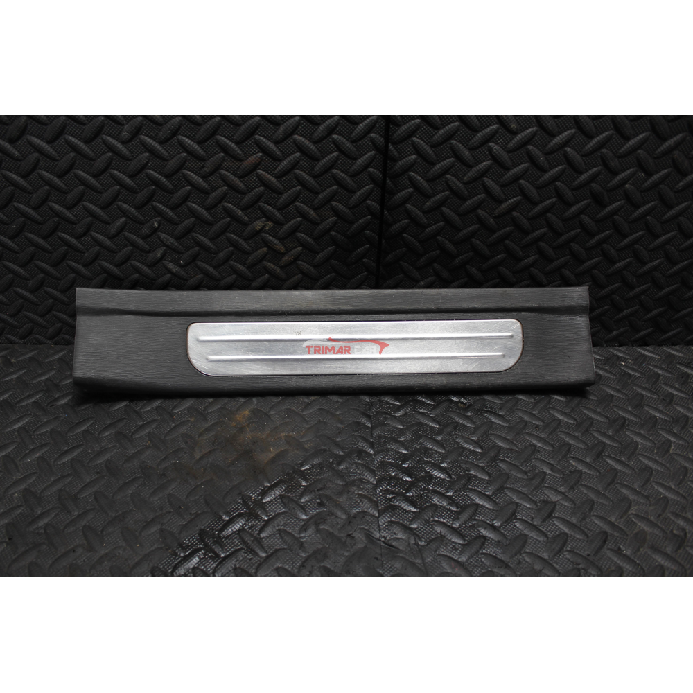 0105AW0040B PROFILO BATTITACCO ANTERIORE SINISTRO MAHINDRA XUV500 (2011>)  2.2CRDE AWD "2021"