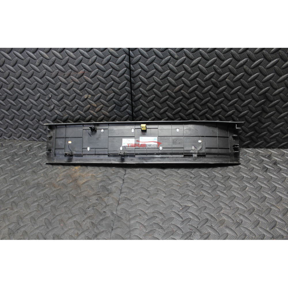 0105AW0030B PROFILO BATTITACCO ANTERIORE DESTRO MAHINDRA XUV500 (2011>)  2.2CRDE AWD "2021"