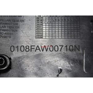 0108FAW00710N MODANATURA RIVESTIMENTO MONTANTE DESTRA MAHINDRA XUV500 (2011>) 2.2CRDE AWD "2021"