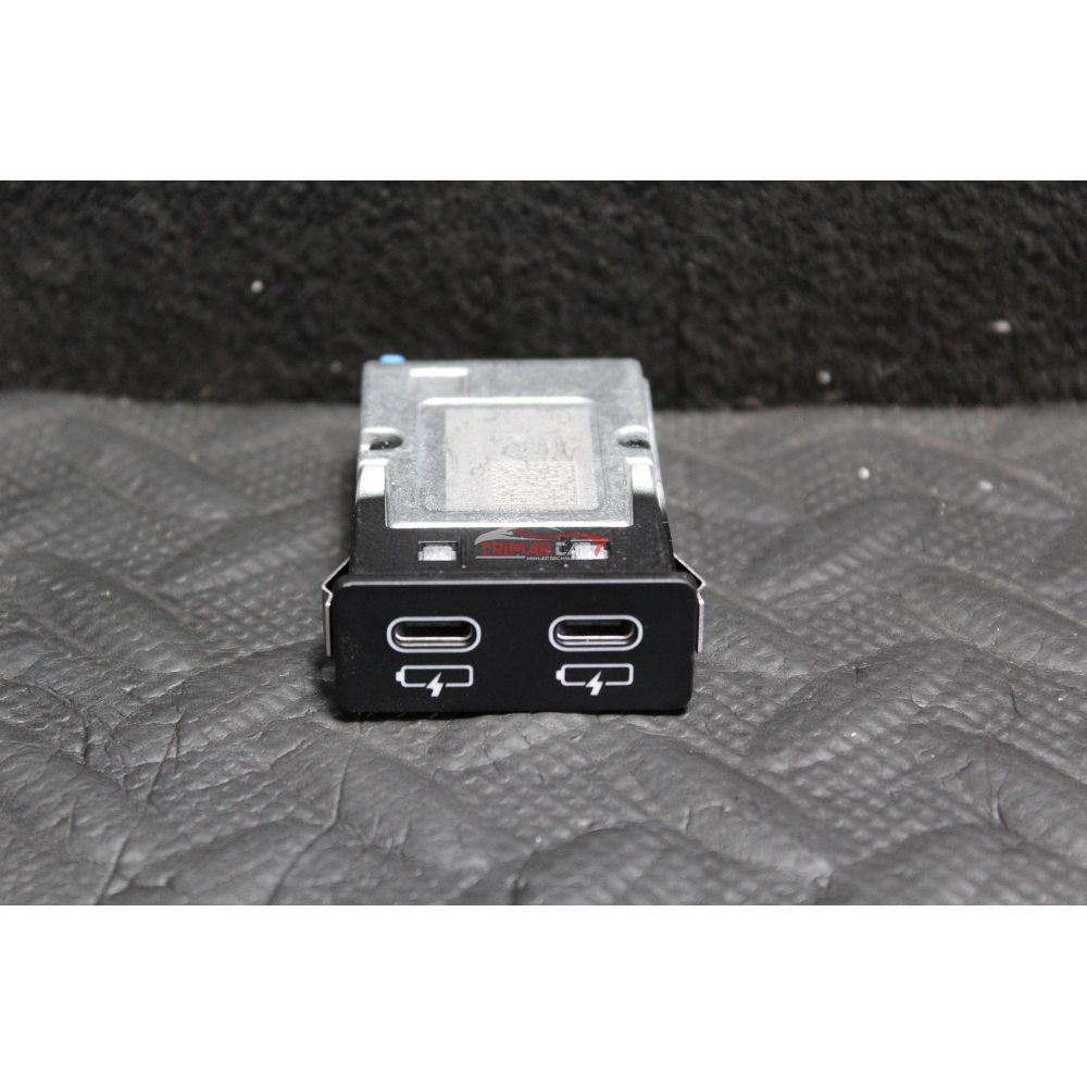 84108711938 PRESA USB DOPPIA DUAL TUNNEL BMW X3 (G01)(2017 >) xDrive 20 d Mild-Hybrid 190CV 140KW B47D20B