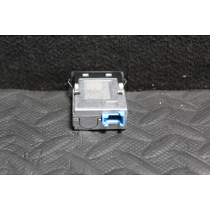 84108711938 PRESA USB DOPPIA DUAL TUNNEL BMW X3 (G01)(2017 >) xDrive 20 d Mild-Hybrid 190CV 140KW B47D20B