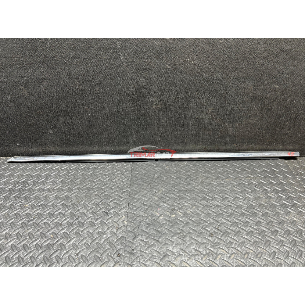 K57010327AE RASCHIAVETRO ESTERNO ANTERIORE SINISTRO LANCIA THEMA 2 (LX)(2011 >) 3.0 D 239CV 176KW COD MOT; EXF