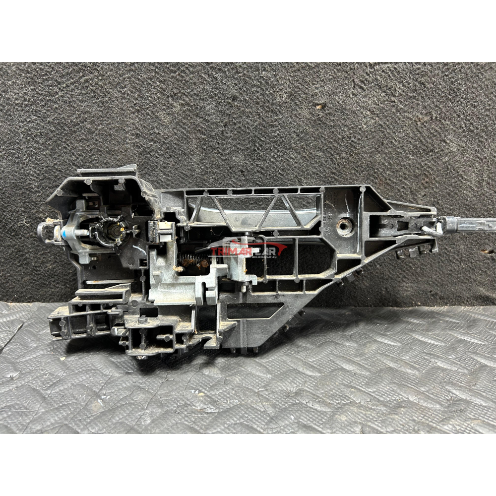 K68064625AE MANIGLIA ESTERNA ANTERIORE SINISTRA LANCIA THEMA 2 (LX)(2011 >) 3.0 D 239CV 176KW COD MOT; EXF