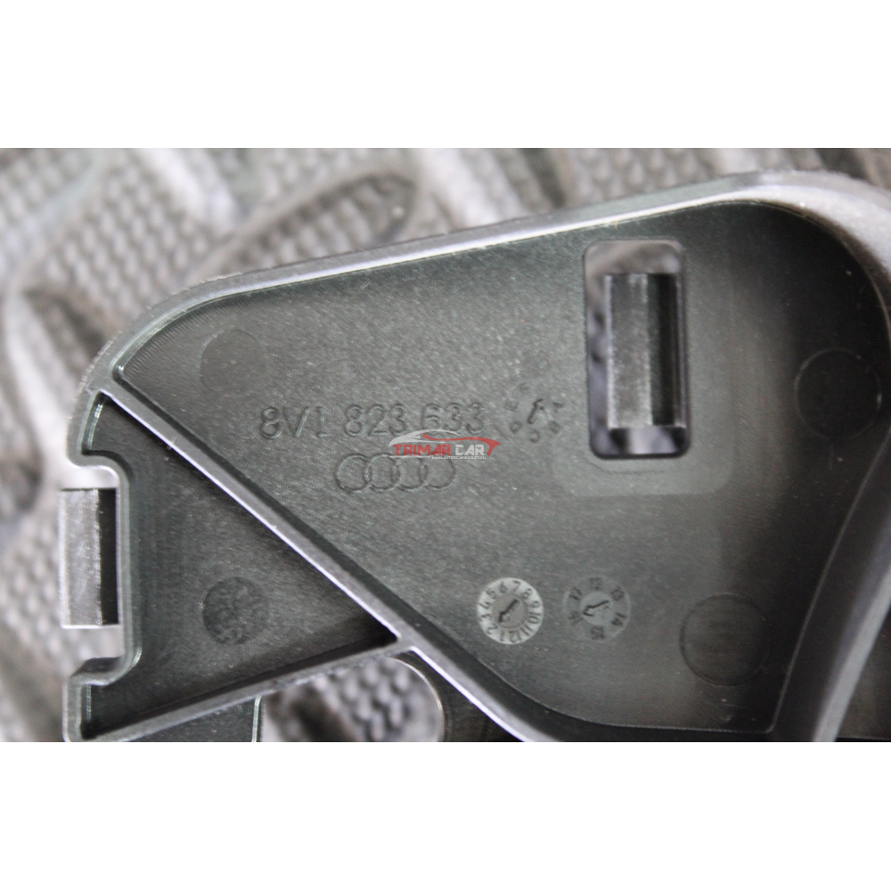 8V1823633 MANIGLIA APERTURA COFANO ANTERIORE AUDI A3 CABRIOLET (8V7,8VE)(2013 >) 2.0 TDI 150CV 110KW CRLB