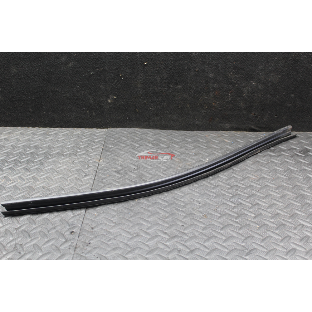 9801007180 RASCHIAVETRO INTERNO ANTERIORE SINISTRO CITROEN C4 CACTUS (2014 >)