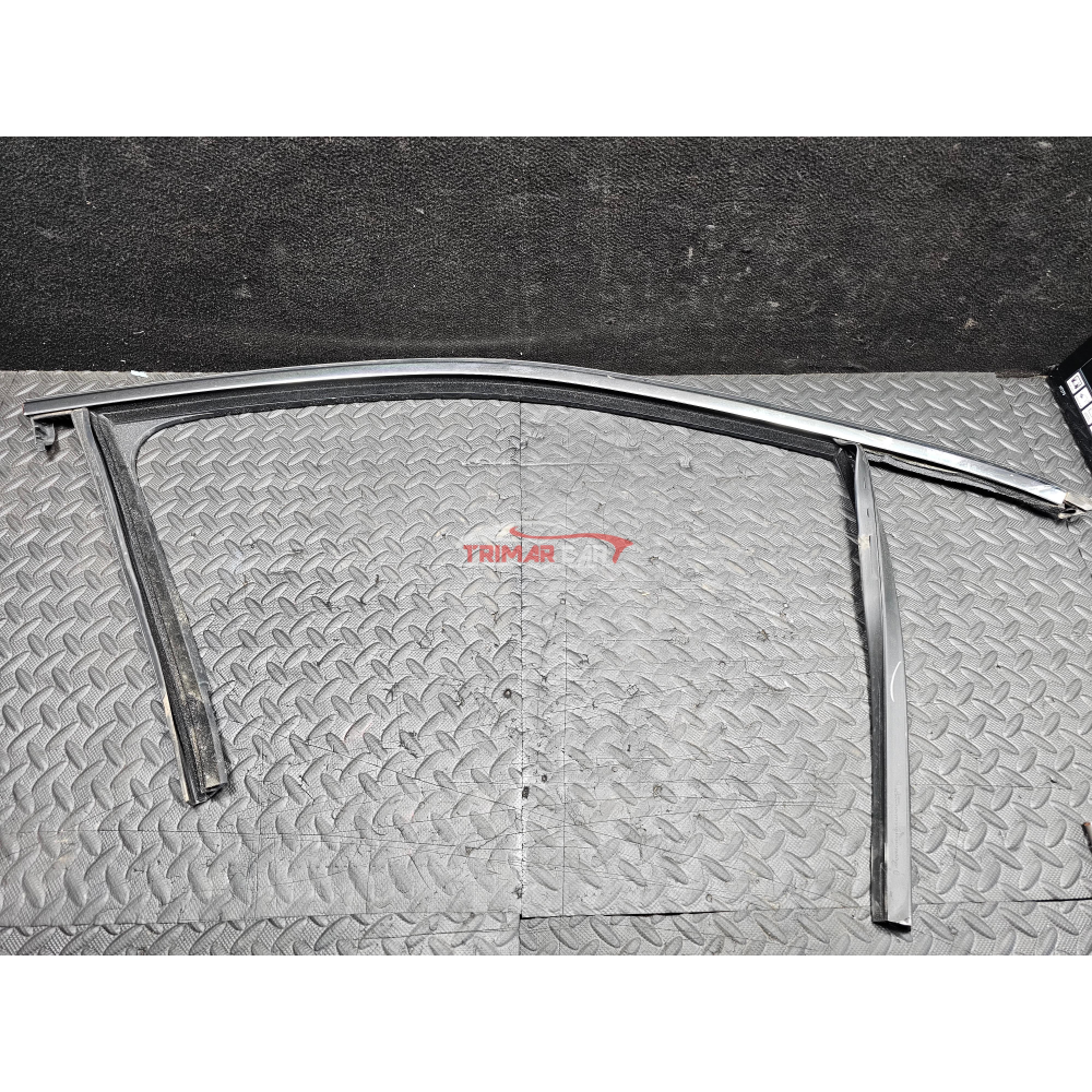 2GA837432M5AP 2GA837432 GUIDA FINESTRINO PORTA ANTERIORE DESTRA VOLKSWAGEN T-ROC (A11)(2017 >) 2.0 TDI 4motion 150CV 110KW DTTC