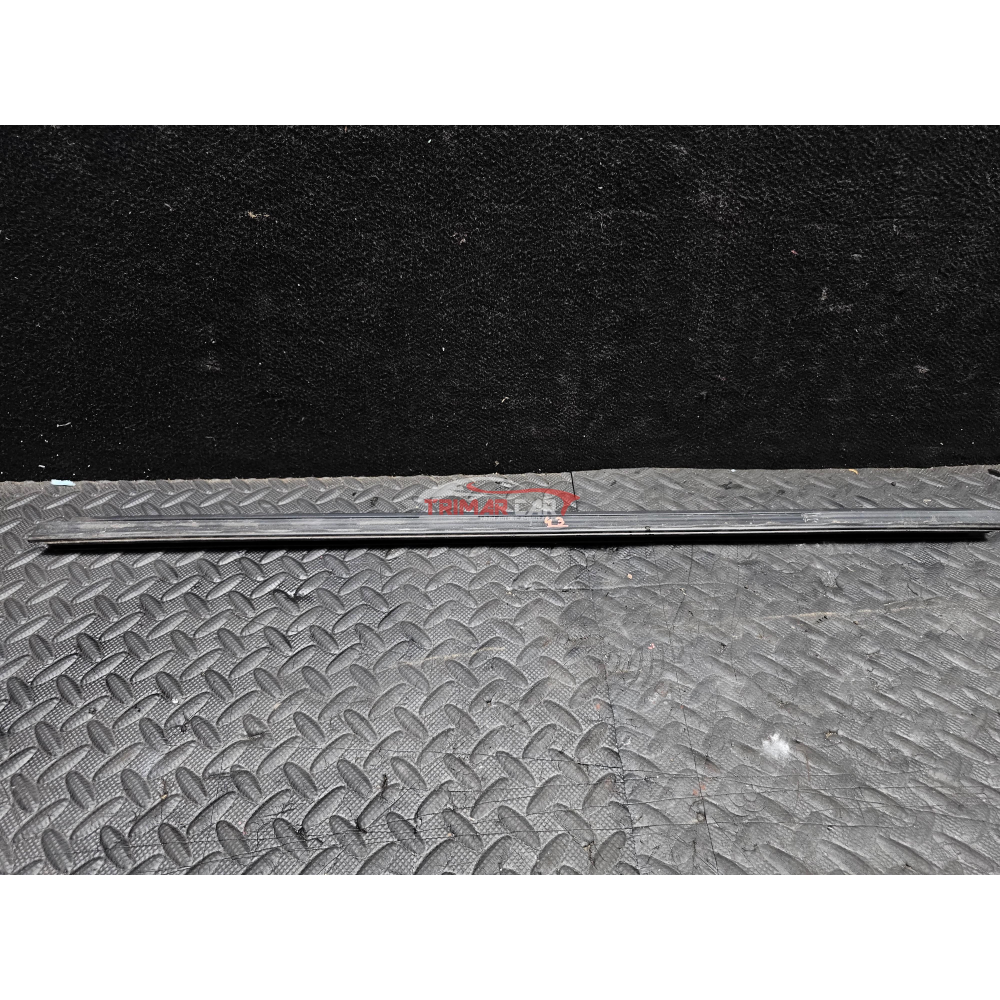 9801007080 RASCHIAVETRO INTERNO ANTERIORE DESTRO CITROEN C4 CACTUS (2014 >)