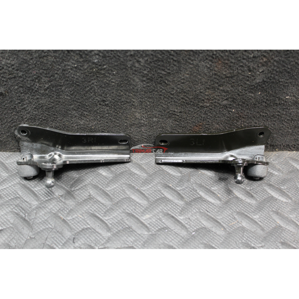 68984-42010 COPPIA FERMI AMMORTIZZATORI COFANO POSTERIORE TOYOTA YARIS CROSS HYBRID (MXP_)(2020>) 1.5 HYBRID TRAZIONE INTEGRALE 116CV 85KW M15AFXE