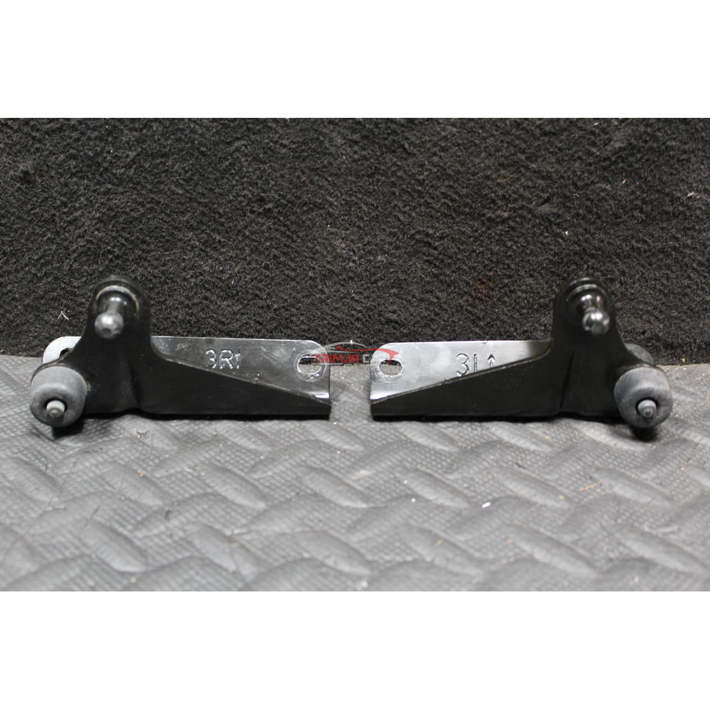 68984-42010 COPPIA FERMI AMMORTIZZATORI COFANO POSTERIORE TOYOTA YARIS CROSS HYBRID (MXP_)(2020>) 1.5 HYBRID TRAZIONE INTEGRALE 116CV 85KW M15AFXE