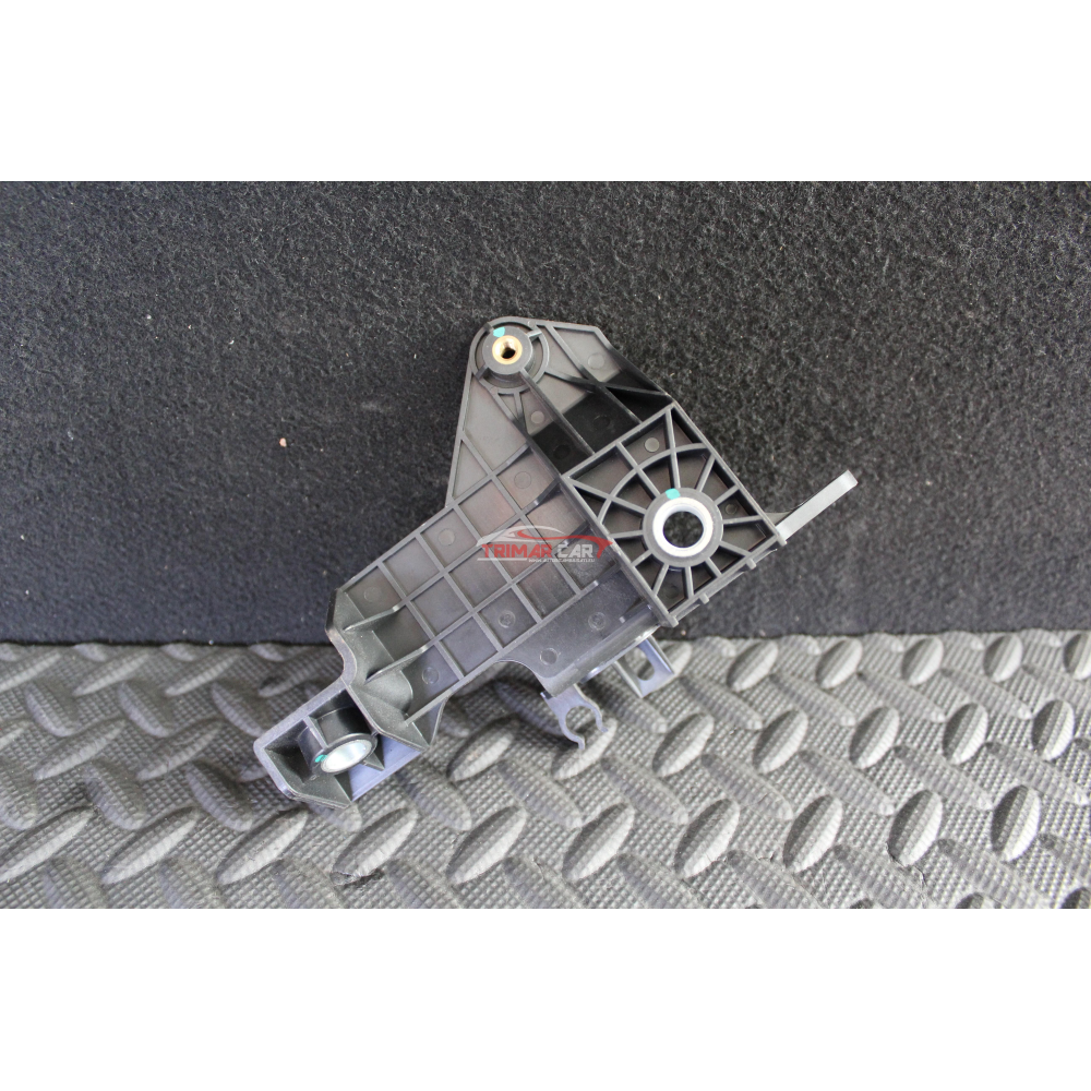 K8D2-9C131-AA STAFFA SUPPORTO RADIATORE LAND ROVER RANGE ROVER EVOQUE (L538)(2011 >) 2.0D 204DTD