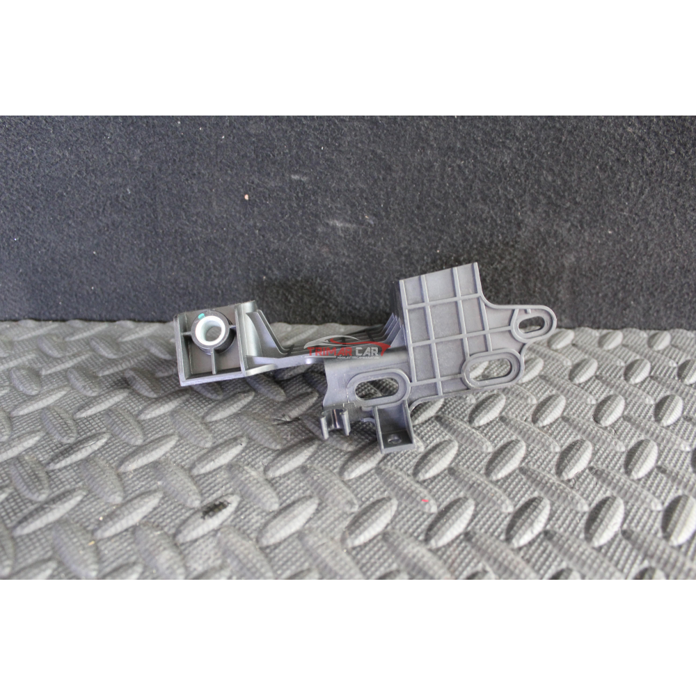 K8D2-9C131-AA STAFFA SUPPORTO RADIATORE LAND ROVER RANGE ROVER EVOQUE (L538)(2011 >) 2.0D 204DTD