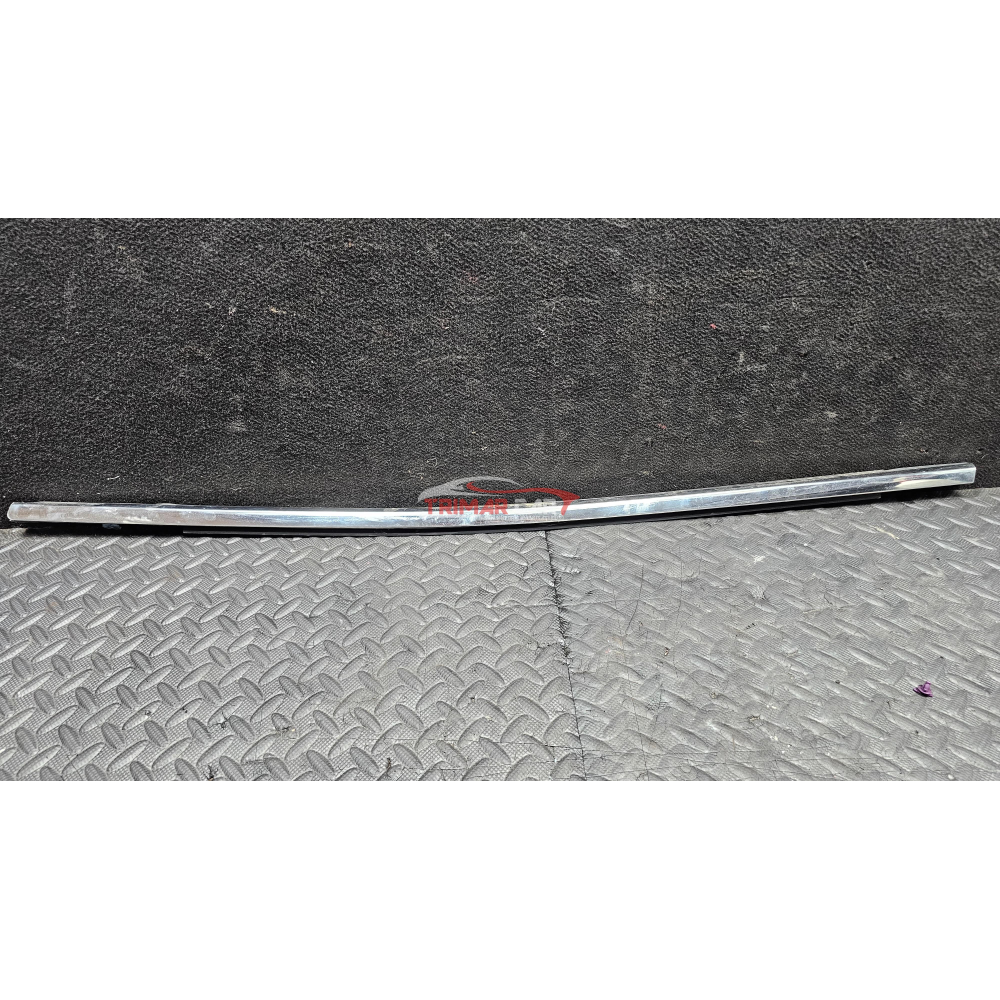 RASCHIAVETRO ESTERNO ANTERIORE SINISTRO CROMATO JEEP CHEROKEE 5 (KL)(2013 >)
