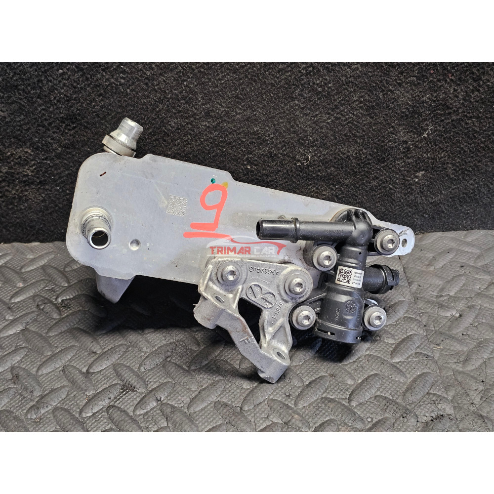 17218514515 SCAMBIATORE CALORE RADIATORE OLIO G31 BMW 2.0D B47D20A