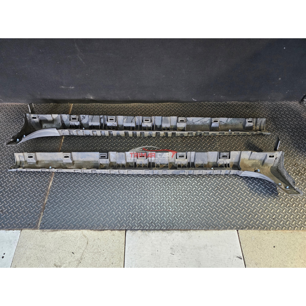 764580003R COPPIA MINIGONNE SOTTOPORTA LATERALI DACIA DUSTER (2011) 1.5 DCI 107CV 79KW K9K896