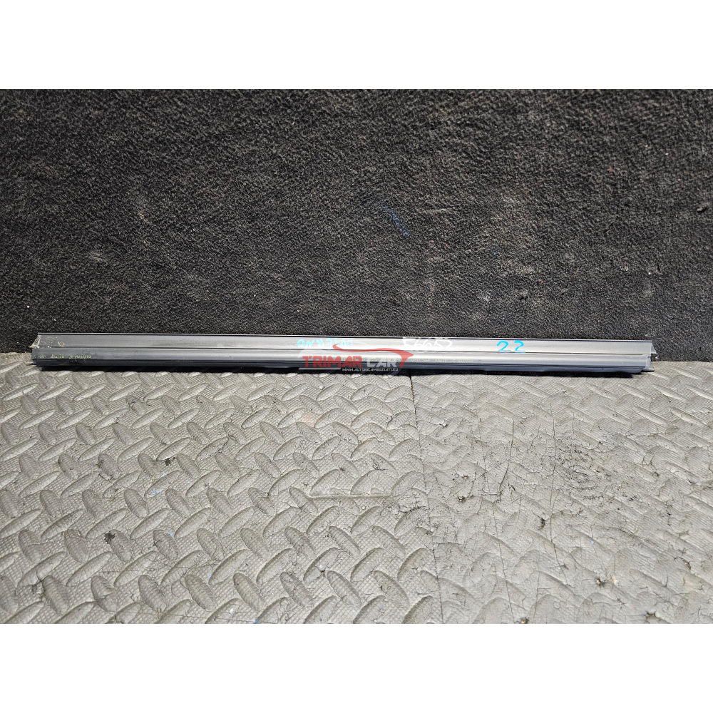 68103096AC RASCHIAVETRO INTERNO POSTERIORE DESTRO JEEP CHEROKEE 5 (KL)(2013 >)