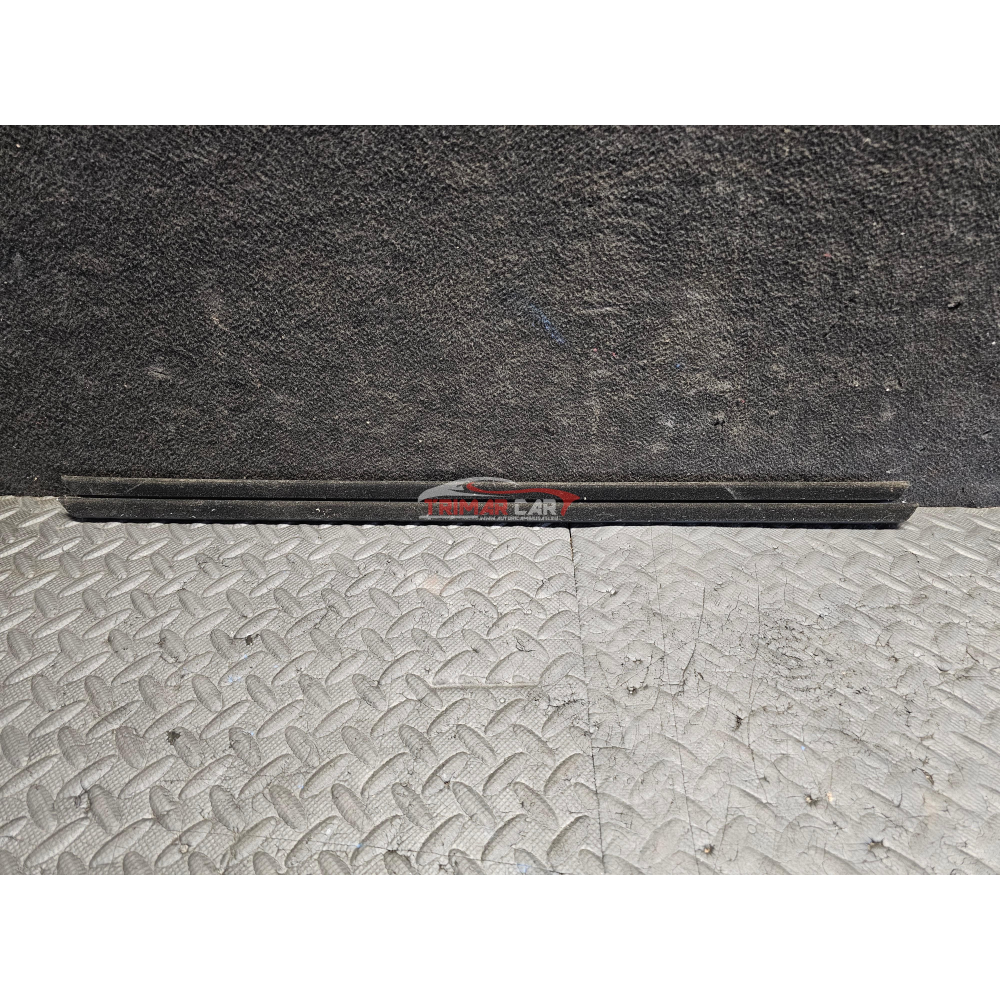 68103096AC RASCHIAVETRO INTERNO POSTERIORE DESTRO JEEP CHEROKEE 5 (KL)(2013 >)