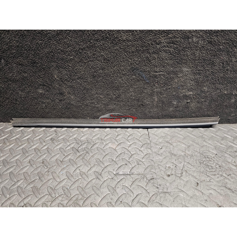 BJ3225861A RASCHIAVETRO INTERNO POSTERIORE SINISTRO LAND ROVER RANGE ROVER EVOQUE (L538)(2011 >)