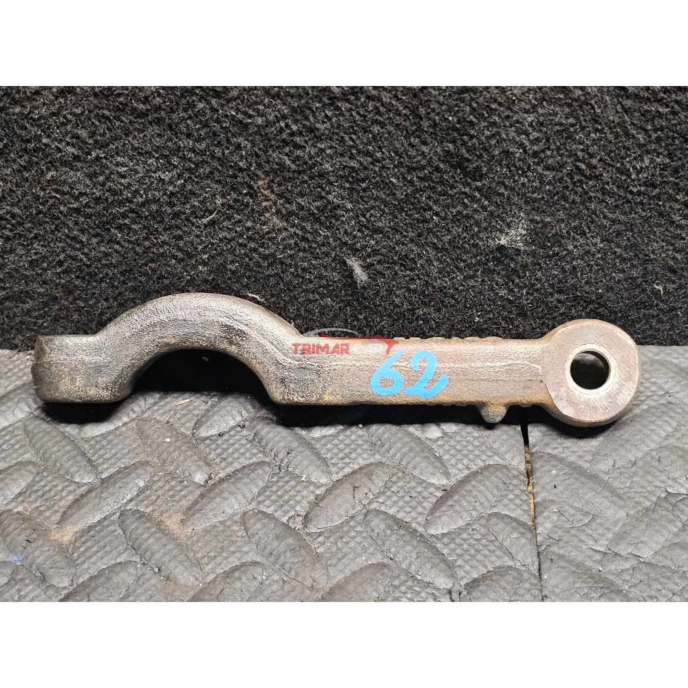 4437620 LEVA STAFFA SUPPORTO TIRANTE STERZO ANTERIORE DESTRO FIAT PANDA 1 (141)(1980-2004) 4x4