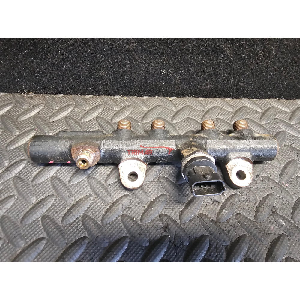 175215346R 8201157327 TUBO FLAUTO RAIL INIEZIONE DACIA DUSTER RENAULT CLIO 4 1.5 DCI 
