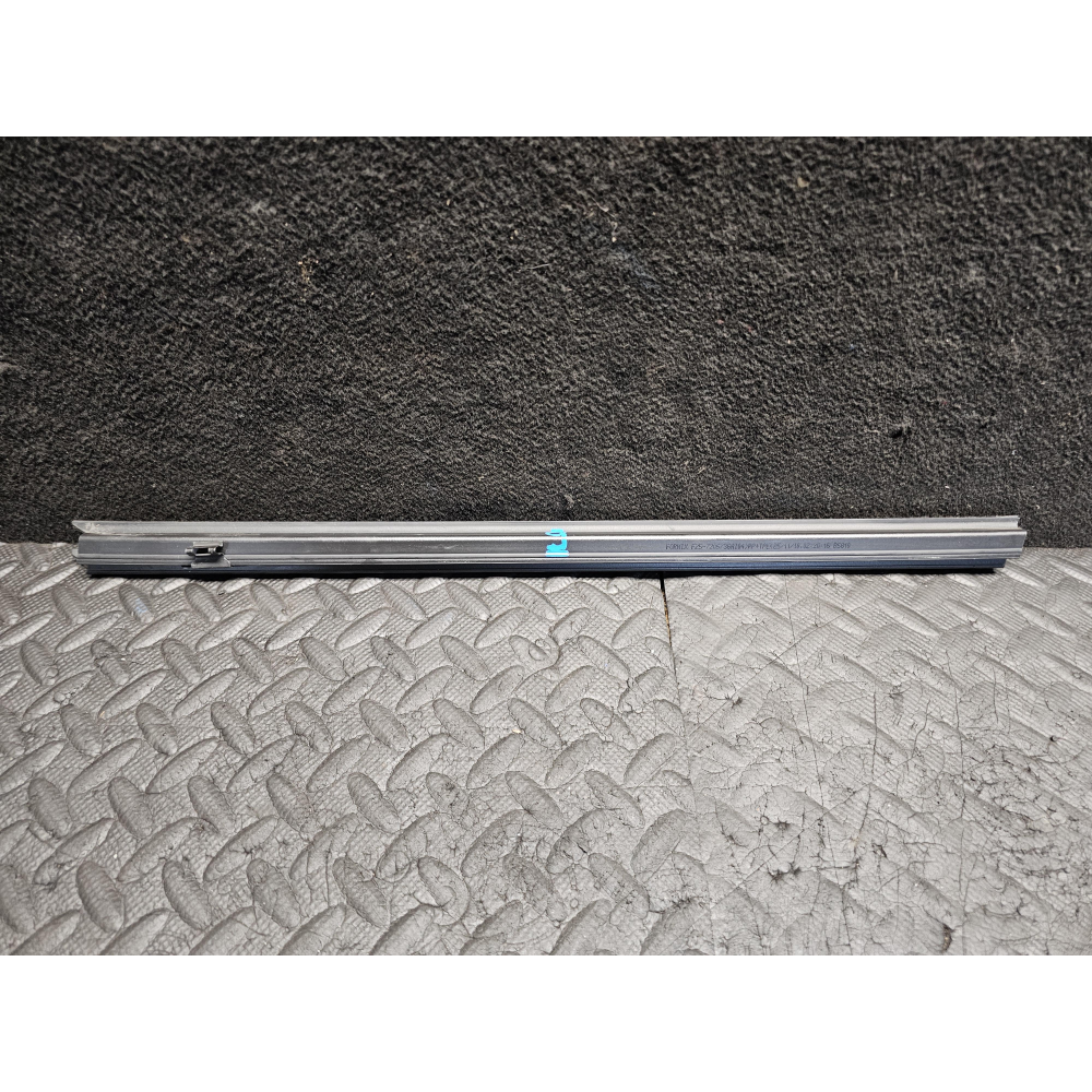 51227205736 RASCHIAVETRO INTERNO POSTERIORE DESTRO BMW X3 (F25)(2010-2017) 