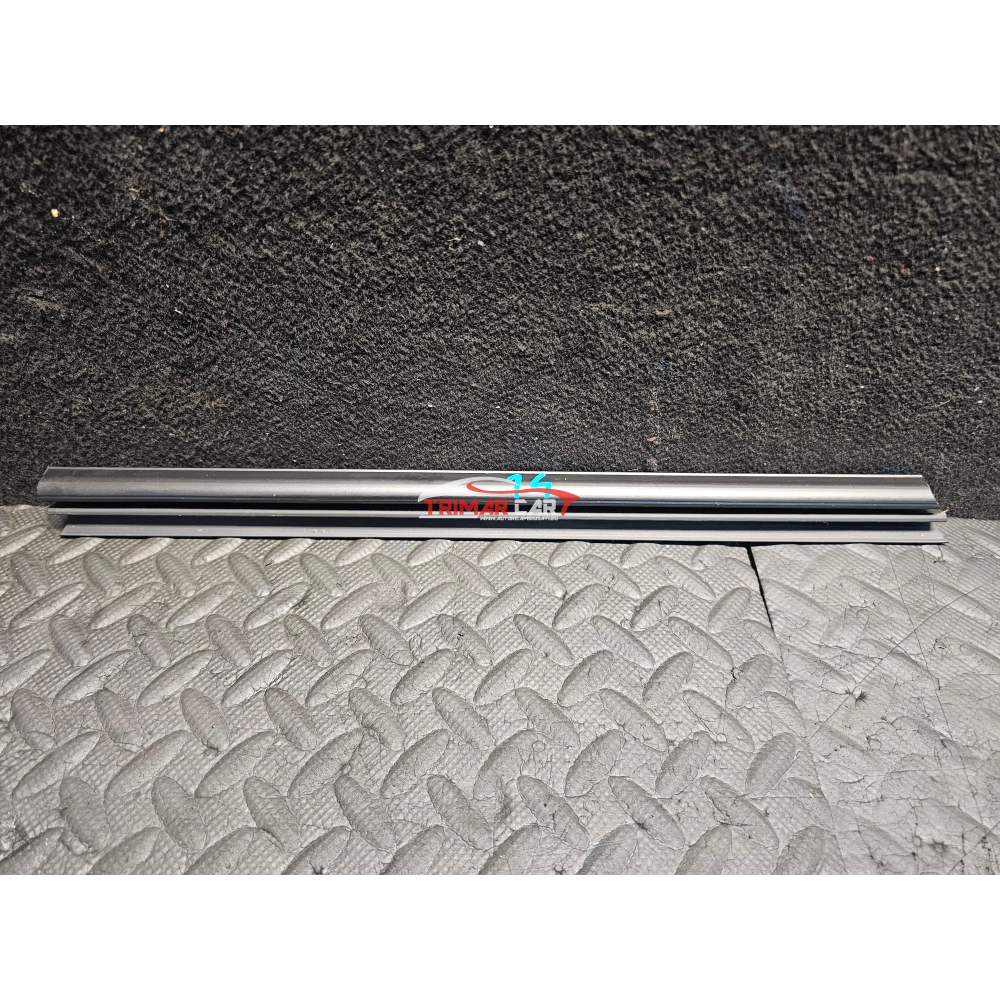 K55395710AB RASCHIAVETRO INTERNO POSTERIORE DESTRO JEEP WRANGLER 3 (JK)(2007-2018) 3.6 V6