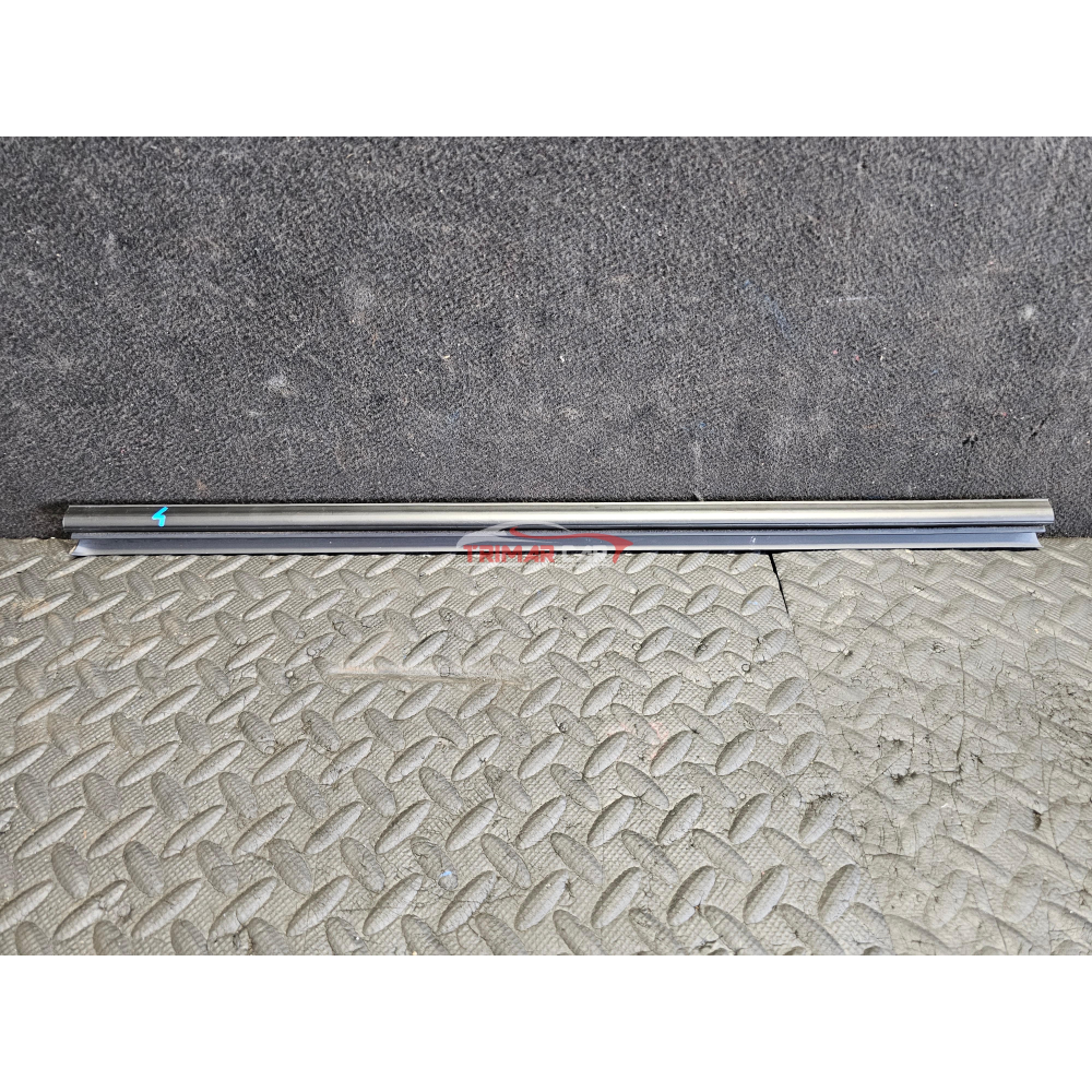 55395715AB RASCHIAVETRO INTERNO ANTERIORE DESTRO JEEP WRANGLER 3 (JK)(2007-2018) 3.6 V6