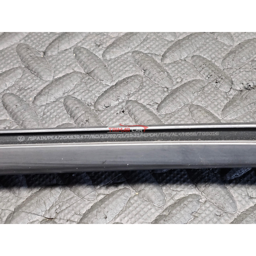 2GA839478D RASCHIAVETRO ESTERNO POSTERIORE DESTRO VOLKSWAGEN T-ROC (A11)(2017 >) 2.0 TDI 4motion 150CV 110KW DTTC