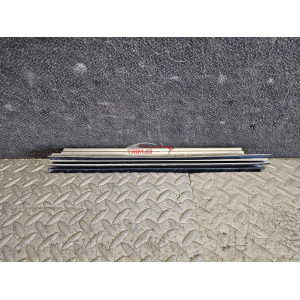 68174F4011 RASCHIAVETRO INTERNO POSTERIORE SINISTRO TOYOTA C-HR (2016>)