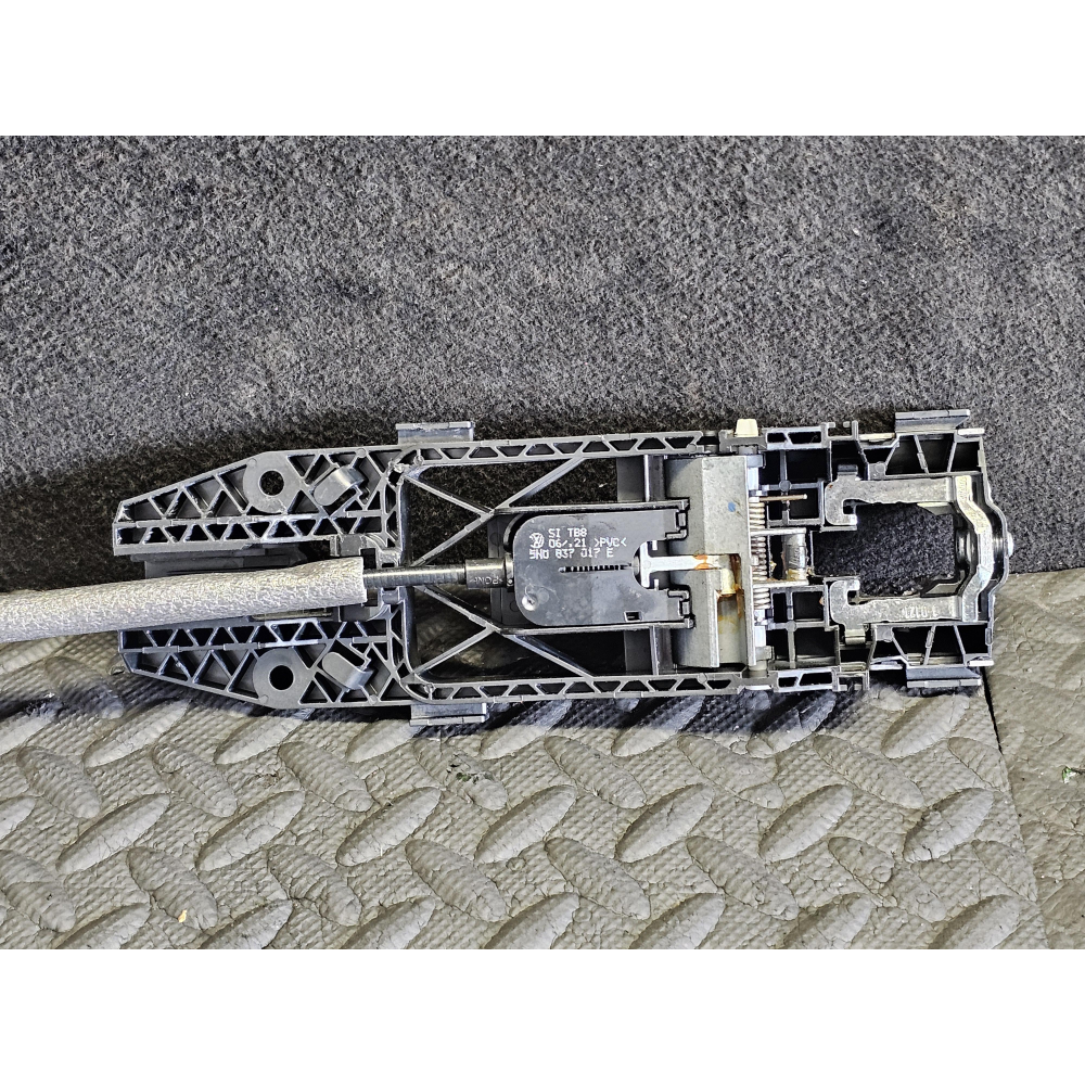 5N0837885H SUPPORTO MANIGLIA ESTERNA ANTERIORE SINISTRA VOLKSWAGEN T-ROC (A11)(2017 >) 2.0 TDI 4motion 150CV 110KW DTTC