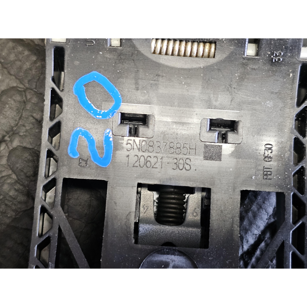 5N0837885H SUPPORTO MANIGLIA ESTERNA ANTERIORE SINISTRA VOLKSWAGEN T-ROC (A11)(2017 >) 2.0 TDI 4motion 150CV 110KW DTTC