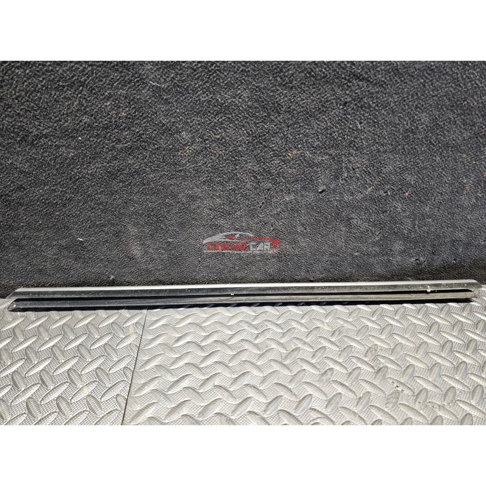 7349639 51337349639 RASCHIAVETRO INTERNO ANTERIORE SINISTRO BMW X1 (F48)(2014>) XDRIVE18D 110KW 150CV B47C20B