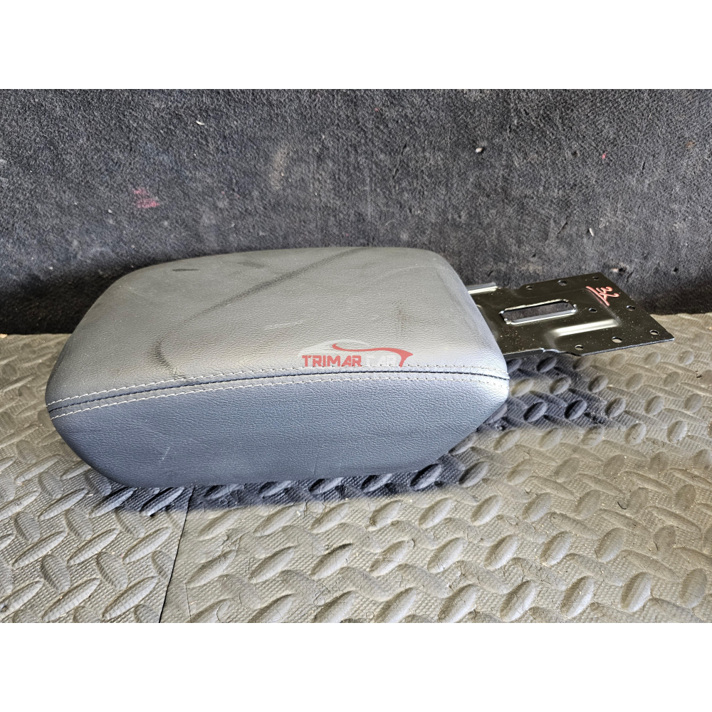 6AC671A3AH BRACCIOLO POGGIABRACCIO PORTAOGGETTI JEEP WRANGLER 4 IV (JL)(2022)