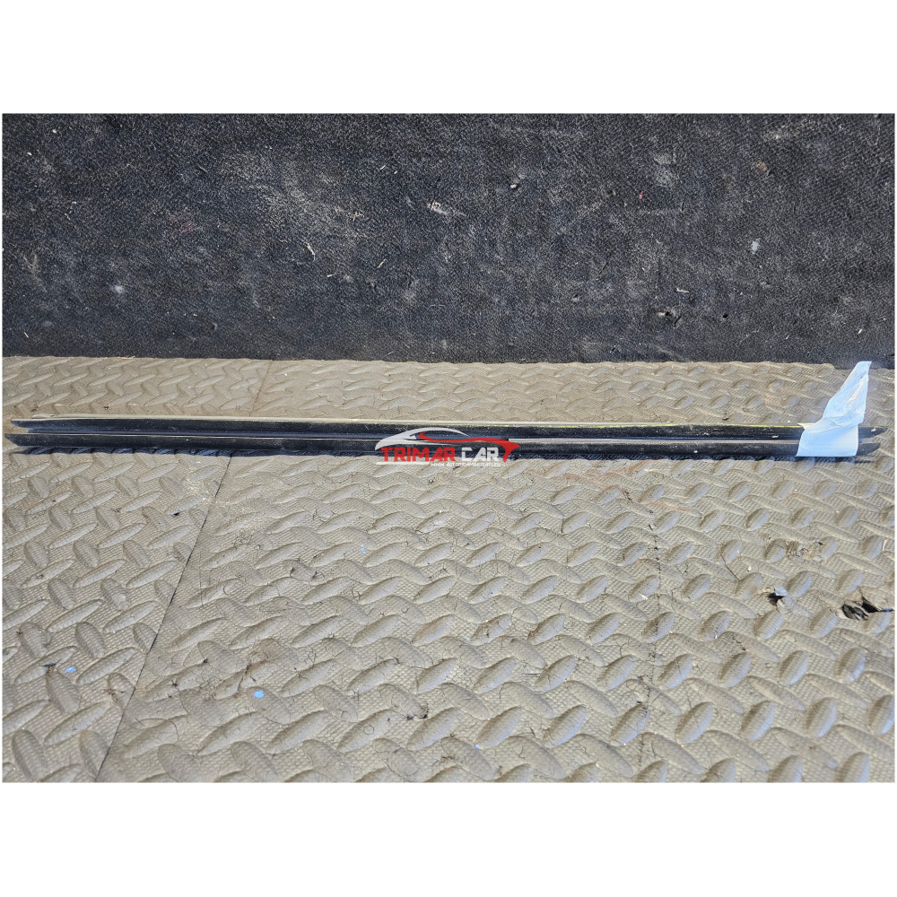 51337205717 RASCHIAVETRO INTERNO ANTERIORE SINISTRO BMW X3 (F25)(2010-2017)